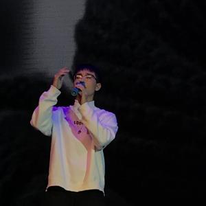 慢慢扎进丰满少妇的肉体
