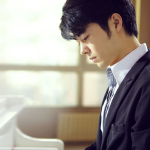 慢慢扎进丰满少妇的肉体
